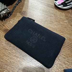 ***SOLD***Deauville pouch Chanel Wristlet mixed fibers small black